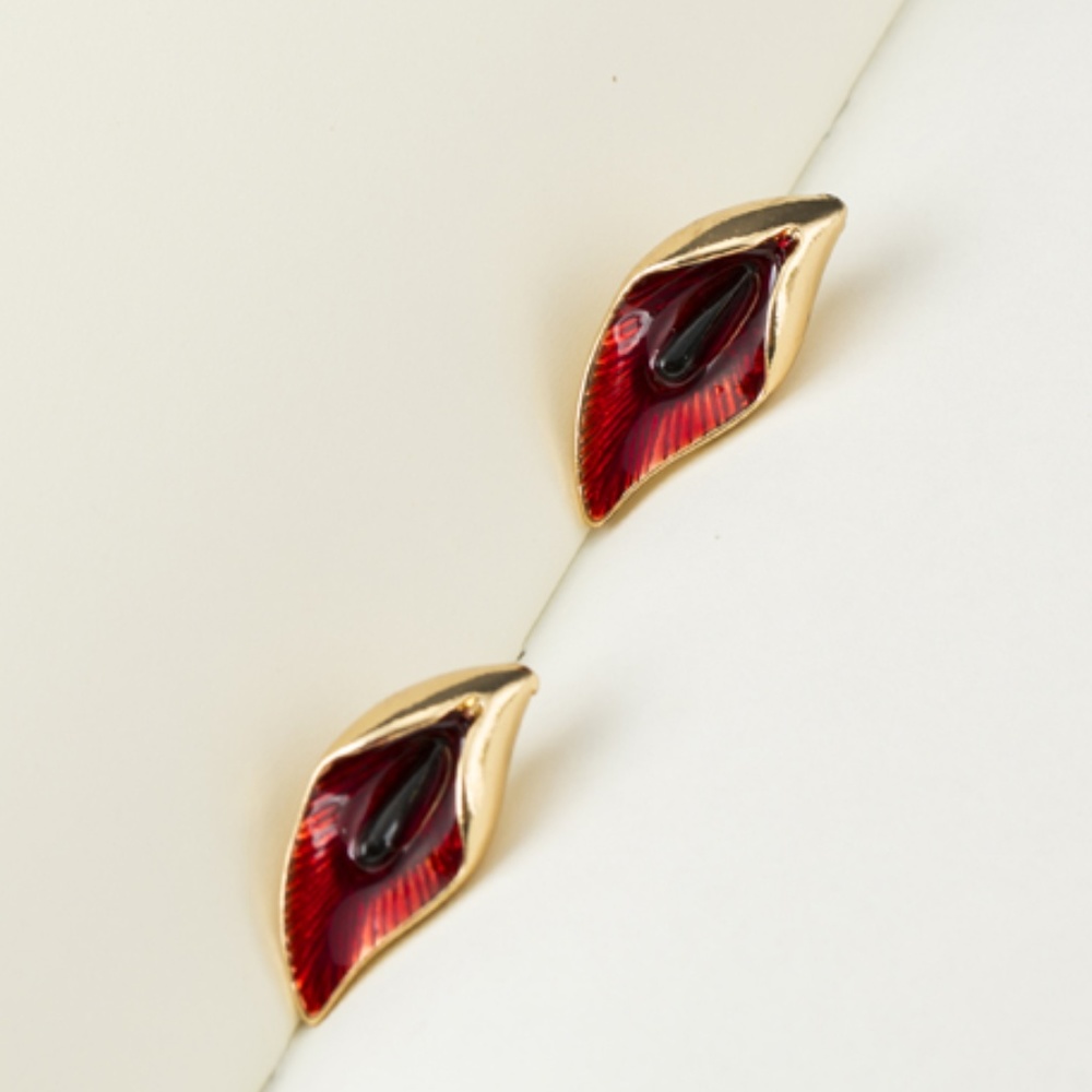 NEW Flower Bud Stud Earrings - Picture 1 of 5